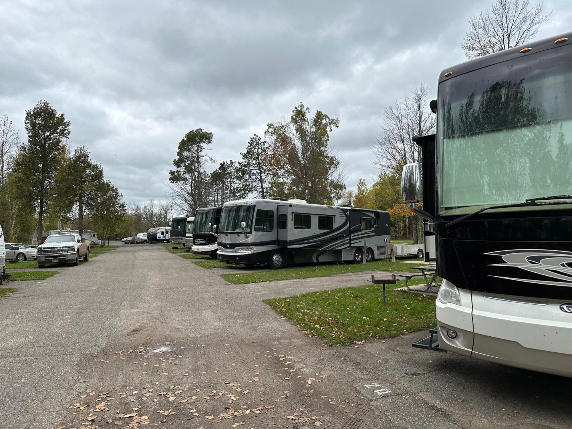 Trails Inn Quadna Mountain Motel & Rv Park Hill City Bagian luar foto