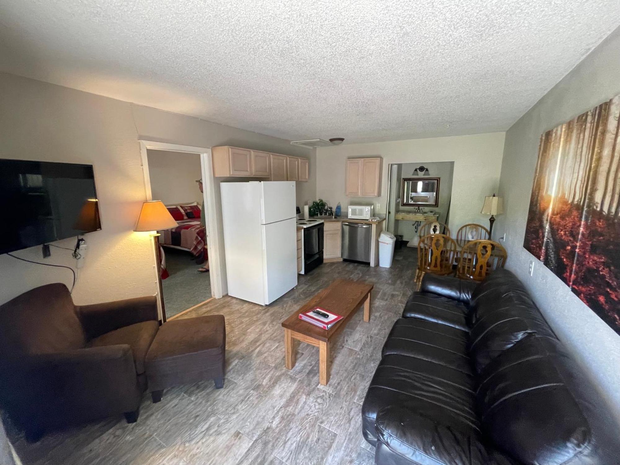 Trails Inn Quadna Mountain Motel & Rv Park Hill City Bagian luar foto
