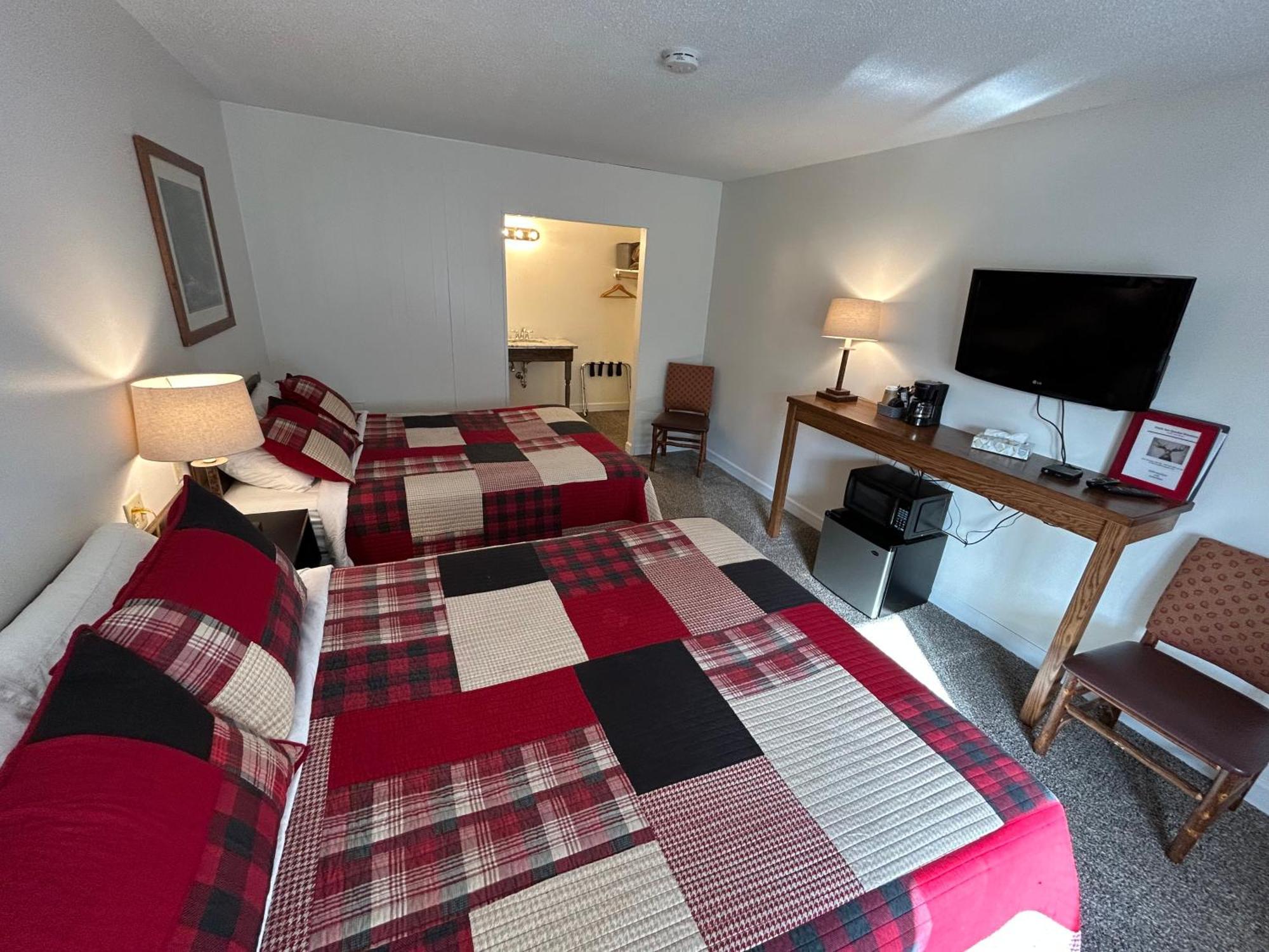 Trails Inn Quadna Mountain Motel & Rv Park Hill City Bagian luar foto