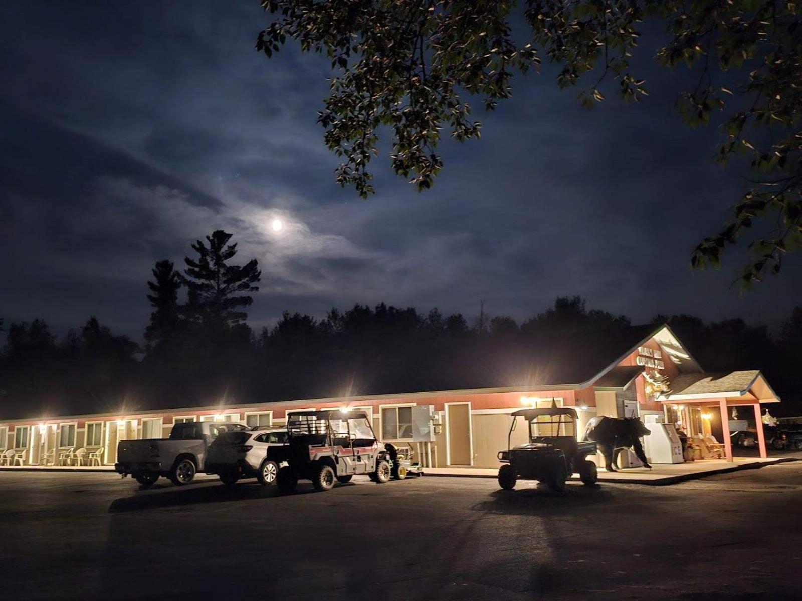 Trails Inn Quadna Mountain Motel & Rv Park Hill City Bagian luar foto